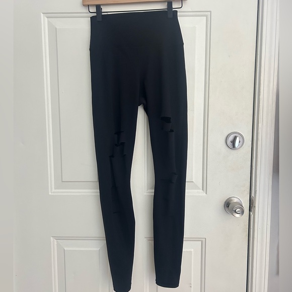 Alo Yoga • Black Ripped Warrior High Waisted Legging Sz Sm Activewear Gym Wear - Picture 8 of 14